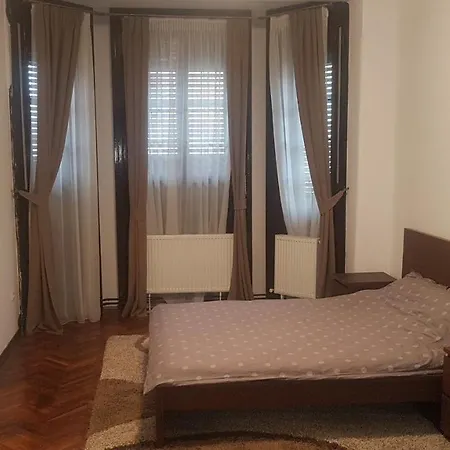 Cosy Studio-Apartament Oradea Extérieur photo